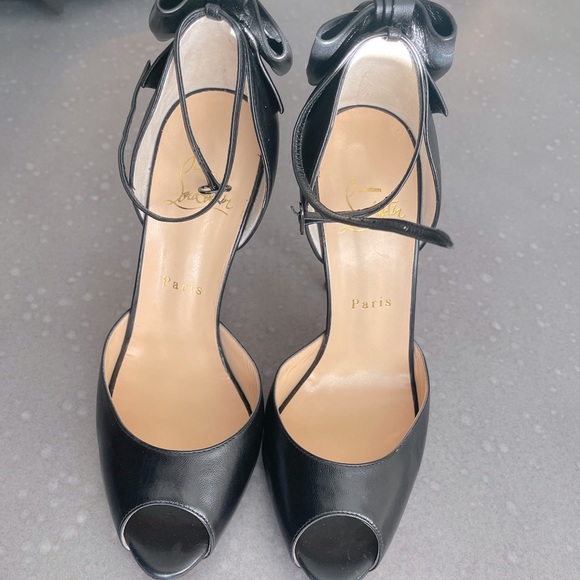 Authentic pristine Louboutins! 👠 - Picture 1 of 8